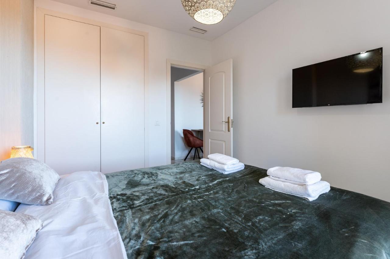 Benalmadena Beachfront Retreat Big Balcony And City Sea Views Apartment Екстериор снимка